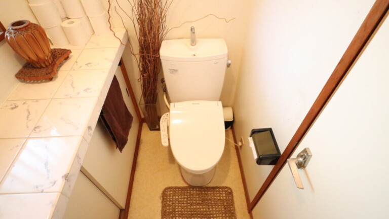 トイレは2つあります。 撮影ができる江の島の古民家のトイレ