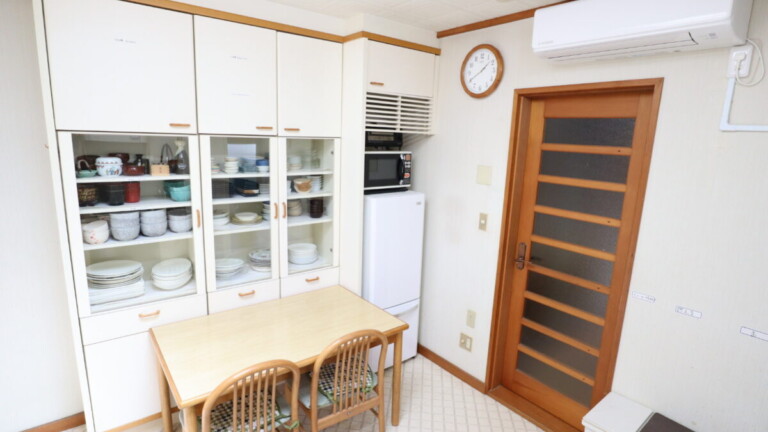 エアコンもついています。 鎌倉近くにあるレンタルできるキッチンルーム