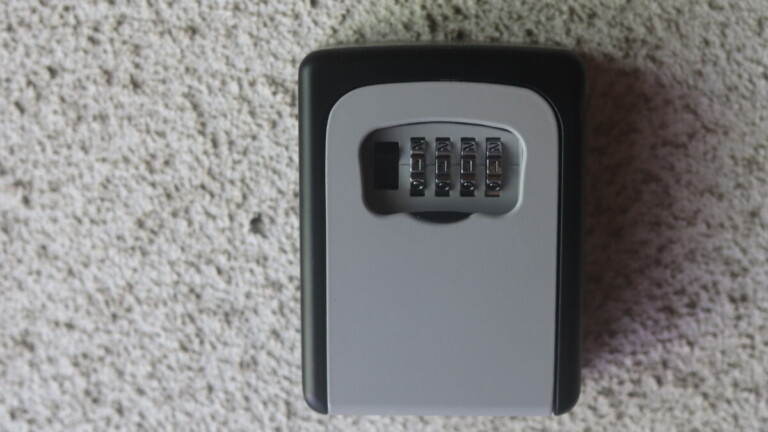 キーボックス 湘南の貸切にできる古民家旅館のキーボックス