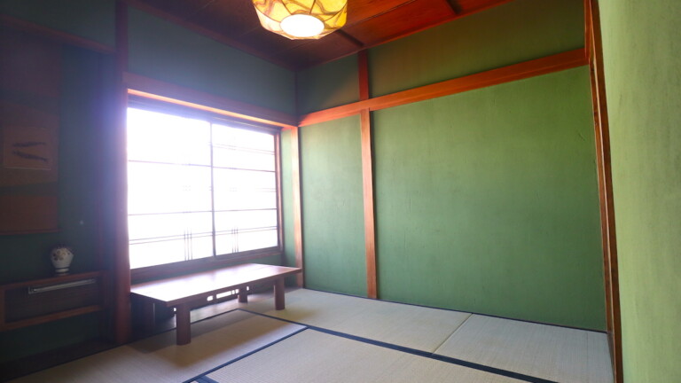 うぐいす色の部屋 熱海の温泉旅館の緑の部屋