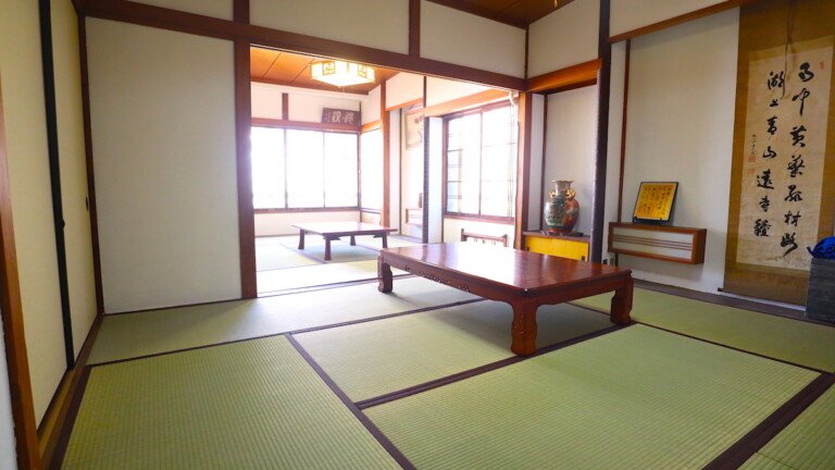 14畳(8畳+6畳)の和室 日本の温泉旅館の和室
